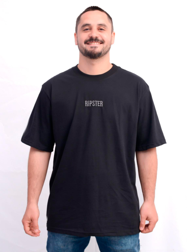 Remera bordada Ripster – Negra